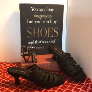 Easy Street Kitten heel black sandals